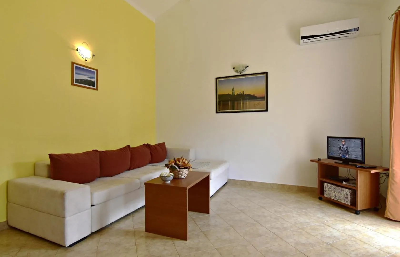 Family Friendly Apartments With A Swimming Pool Tar, Porec - 22736 Tar-Vabriga
