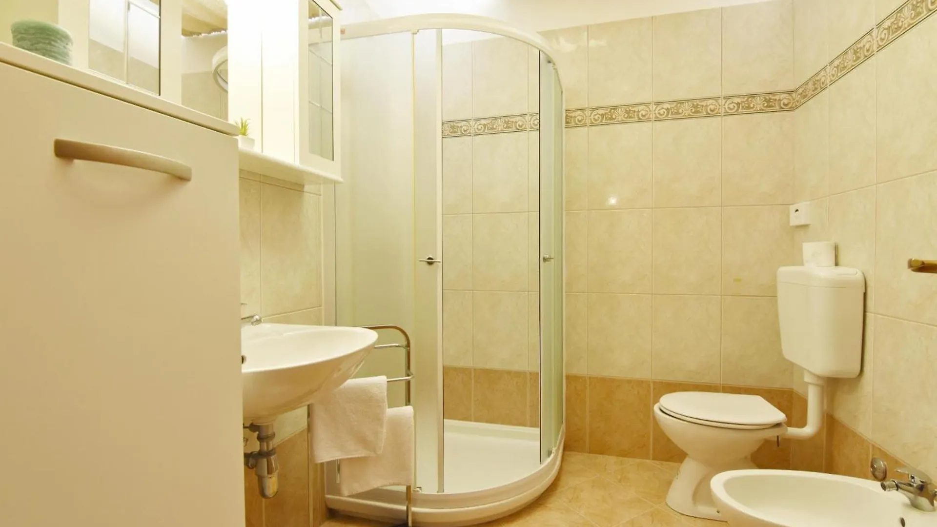 Family Friendly Apartments With A Swimming Pool Tar, Porec - 22736 Tar-Vabriga