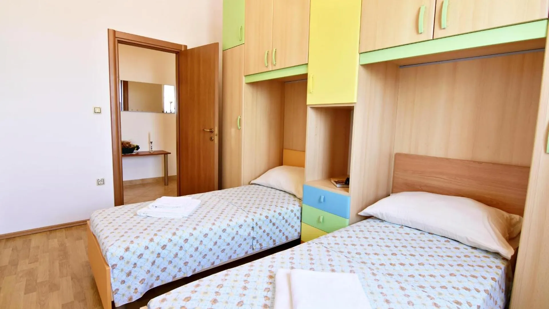 Family Friendly Apartments With A Swimming Pool Tar, Porec - 22736 Tar-Vabriga